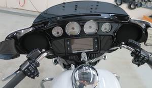 Street glide sale stereo